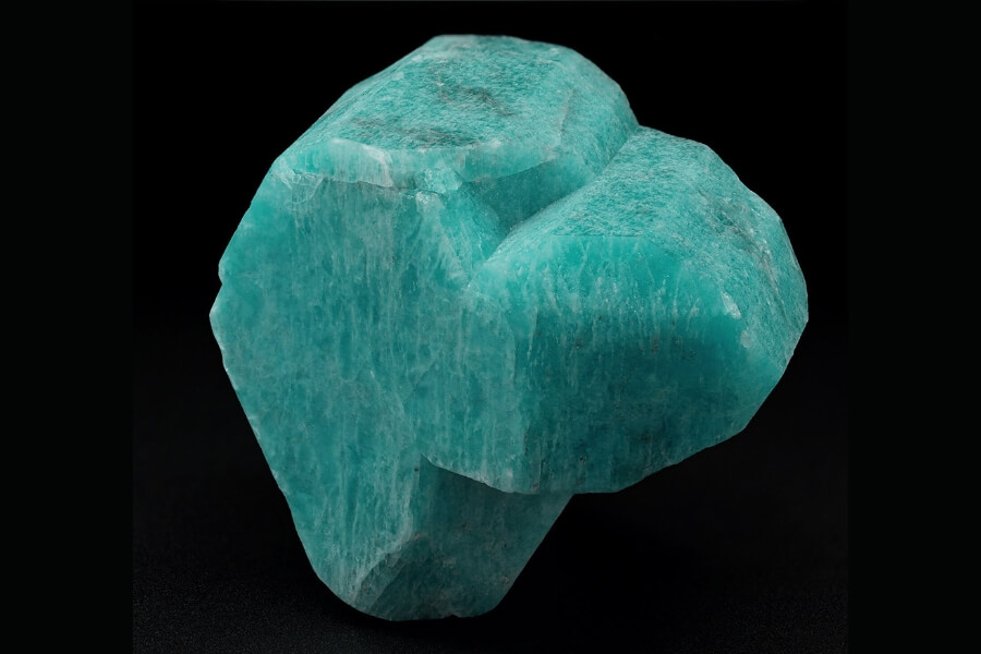 Độ bóng như sáp của viên đá Amazonite