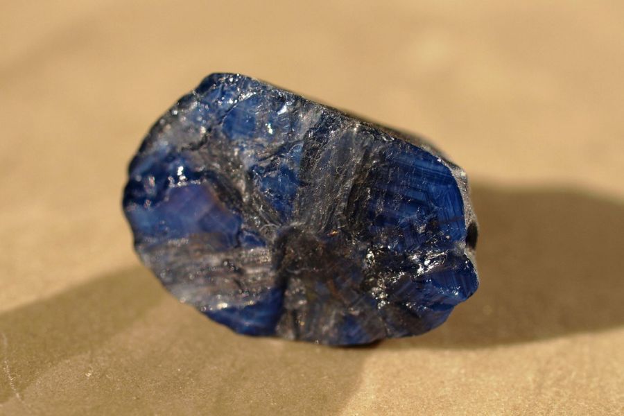 Dùng chất tẩy rửa gia dụng để nhận biết đá Sapphire