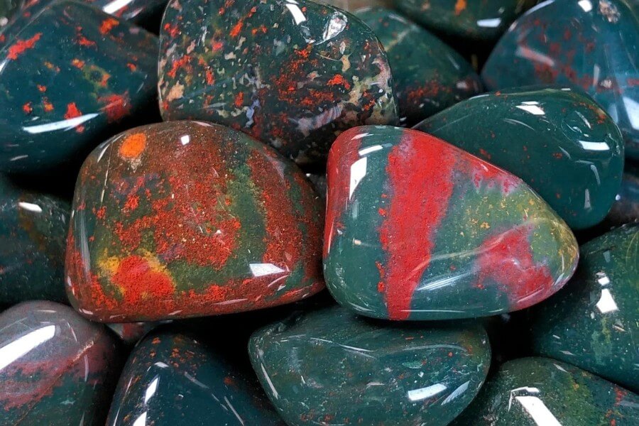 Tổng quan về đá Bloodstone 