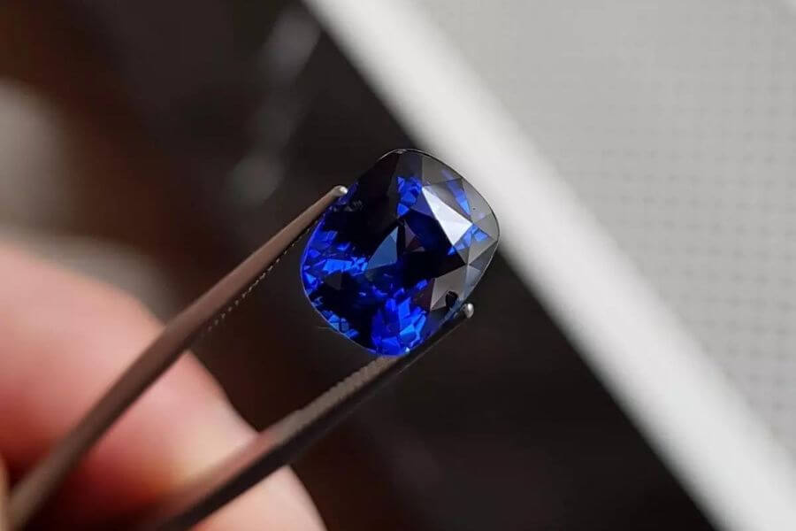 Trọng lượng của đá Sapphire