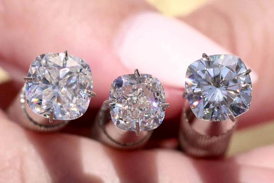 Thành phần hoá học của đá Moissanite và CZ có gì khác nhau